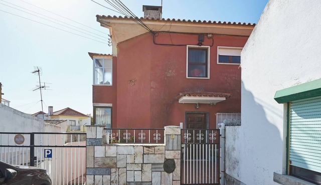 Between Ocean and Mountain - Your Perfect Getaway! in Alcabideche