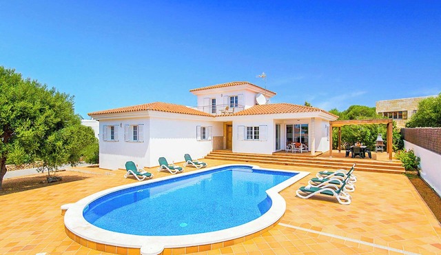 Bini Fleur - Four Bedroom Villa, Sleeps 8 in Binibeca