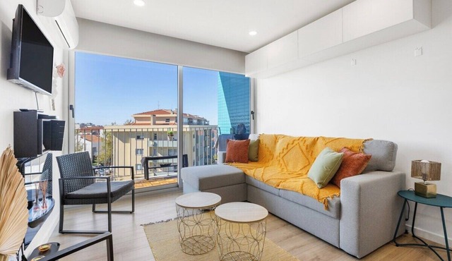 Blue Breeze Espinho | Pool View, Gym & Balcony in Espinho