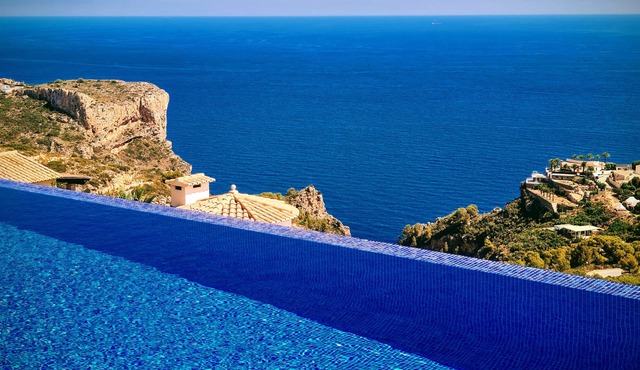 Blue Infinity, A Stunning Luxury Apartment with Amazing Sea Views. in Benitachell