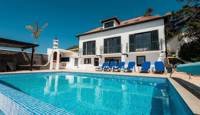 Blue Sea Villa. Private Heated Pool. Magnificent Ocean view. Quiet. Garden. AC in Faja da Ovelha