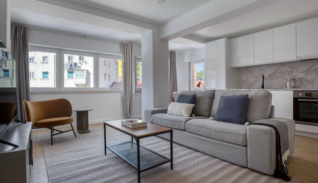 Blueground | Rato, fully equipped in Lisbon