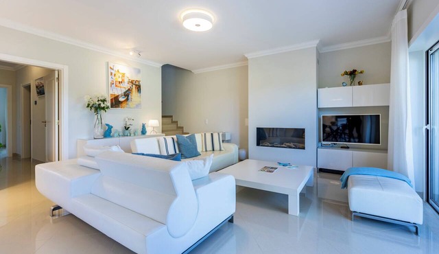 Boavista - Golf View Villa in Lagos