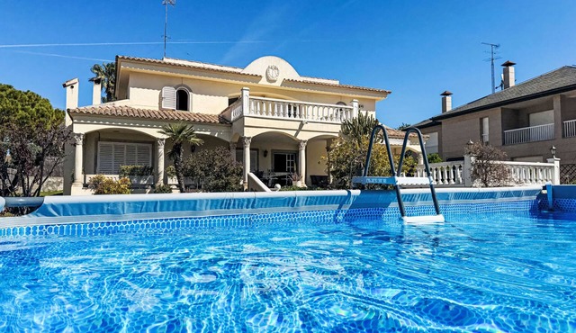 Bon repos by Interhome in Cunit