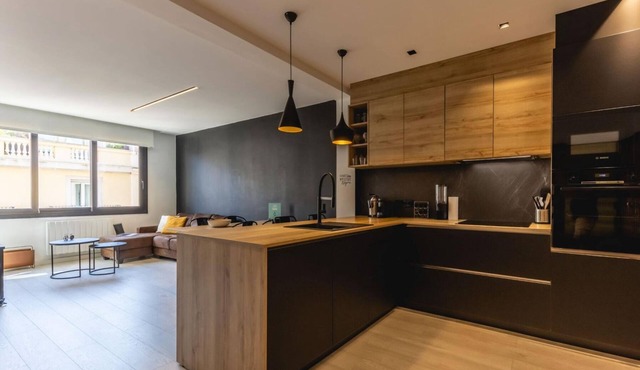 Bravissimo les Voltes, modern and central in Girona