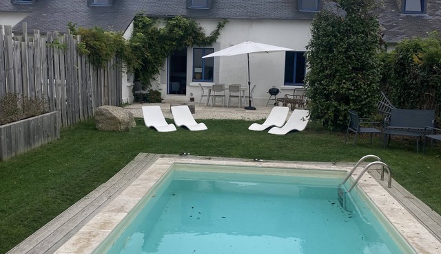 Bright, comfortable villa—private heated pool 300 m from the beach in Porspoder