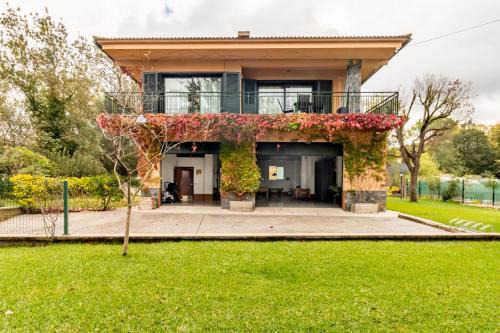 Ca La Iaia – Casa con piscina y jardín in Girona