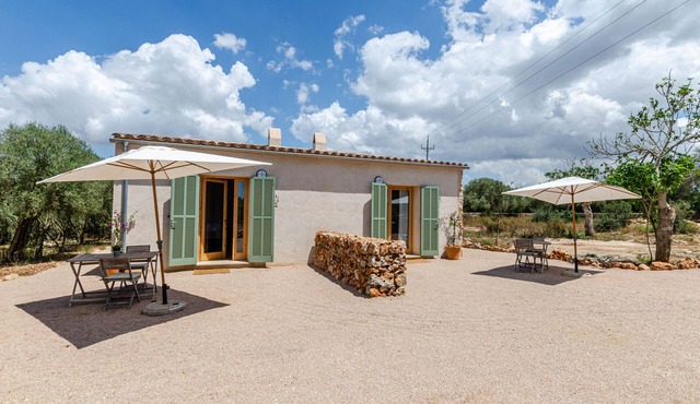 Cal Tio 4 YourHouse, lovely apartment in a farmhouse with shared pool in Costitx