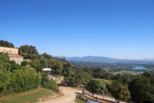 Can Serrallonga in Camós
