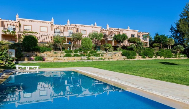 Casa Colina – Spacious Villa w/Pool Near Beach! in Albufeira