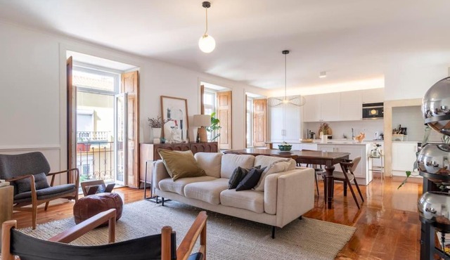 Casa das Flores 4BR + Office Space and A/C in Lisbon