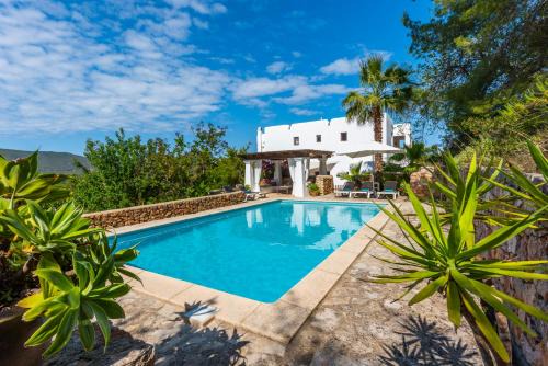 Casa de campo con piscina - relax en Ibiza in Sant Carles de Peralta