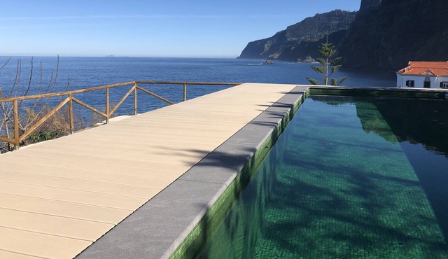 Casa Del Mar- Wonderfull Sea Views & Swimming Pool in Ponta Delgada