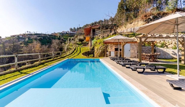 Casa do Sol com Piscina and Sauna para 6 Pessoas in Celorico de Basto