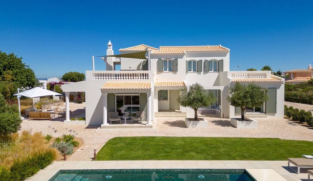 Casa Eldorado Luxury Villa with Private Pool in Ferragudo in Ferragudo