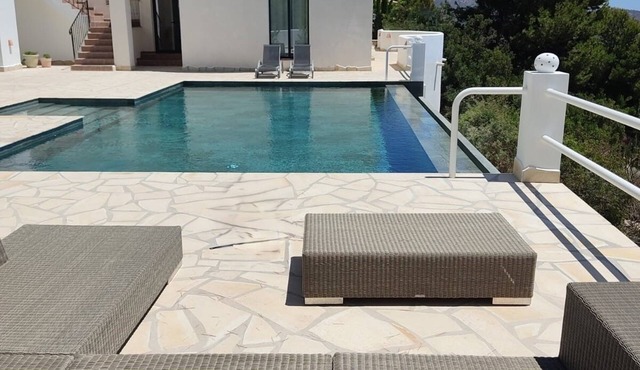 CASA PANORAMICA, FABULOUS VUE,INF POOL,OUTDOOR KITCHEN,BIG TERRACES,AIRC,PARKING in moraira