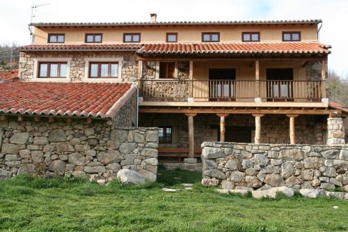 Casa Rural La Tablilla y La Terraza in Navalperal de Tormes