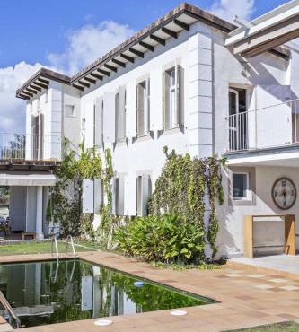 Casa vacacional con piscina, pádel y BBQ in Candeleda