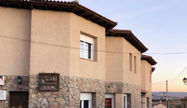 Casas Encinares in Narrillos de San Leonardo