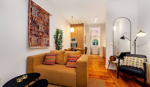 Central Lisbon Flat – Near Penha de França Views in Lisboa