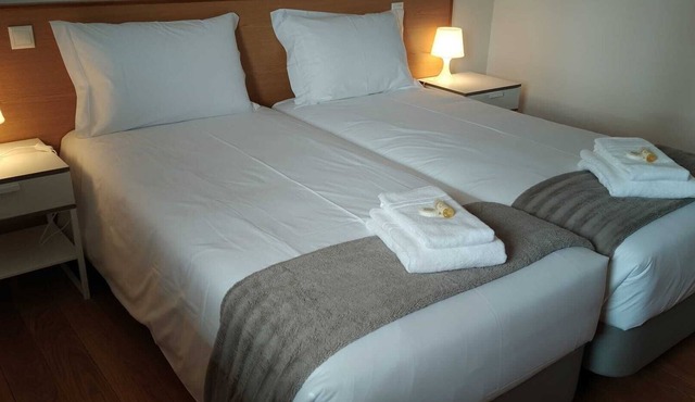Central Suites Arouca com estacionamento gratuito in Arouca