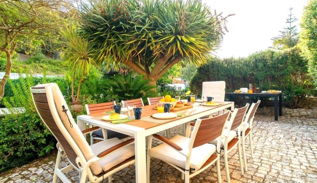 Charming Coastside Villa in Colares