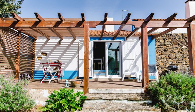 Charming House with sunny terrace & heated* swimming pool in Mafra Póvoa de Cima