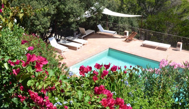 Charming villa, beautiful sea view, private pool and beach 5 minutes away on foot in Begur