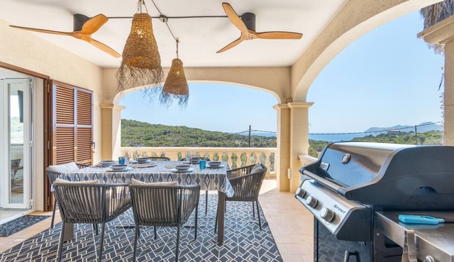 Charming Villa with Stunning Seaviews - Cala Ratjada in Es Pelats