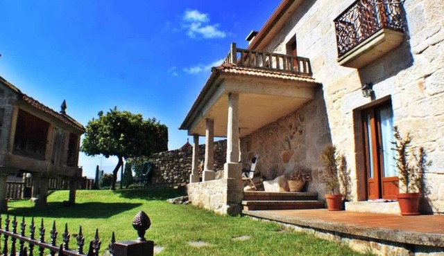 Combarro House in Combarro (San Roque)