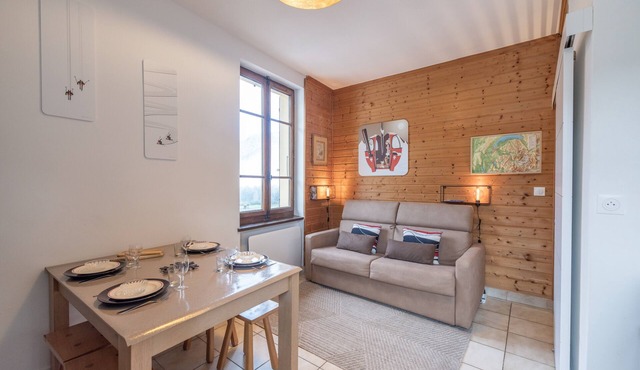 Comfortable Apartment for 4, Wifi & Parking in Central Morillon in Morillon