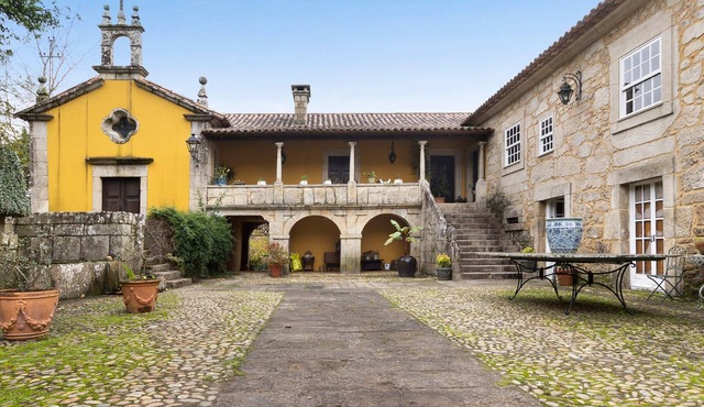 Country Home 'Quinta de San Antonio' with Pool, Mountain View & Wi-Fi in FONTOURA ( Valenca do Minho )