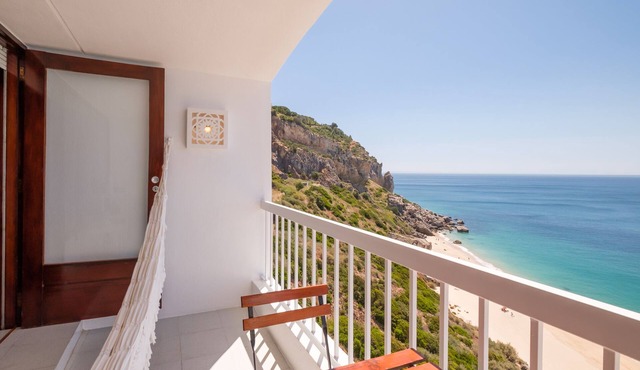 Direct & Private beach access. 30 km from Lisbon in Sesimbra