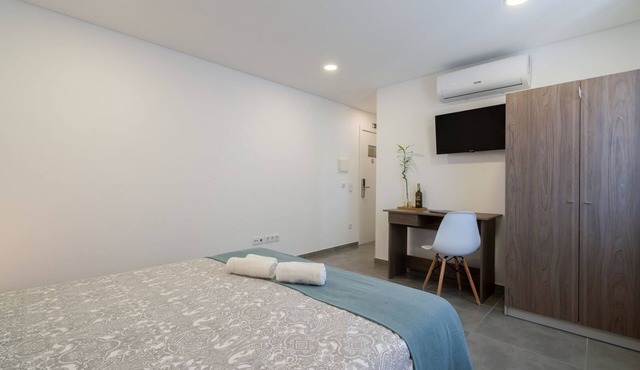 Double Room | Beachfront and Pool by HostWise Arvore in Vila do Conde