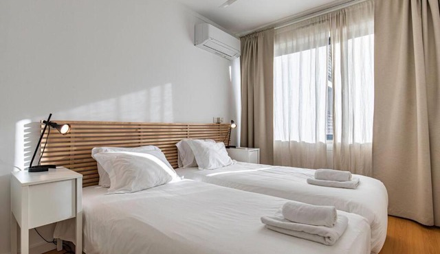 Downtown 2-Bedroom apartment w/terrace in Lisbon