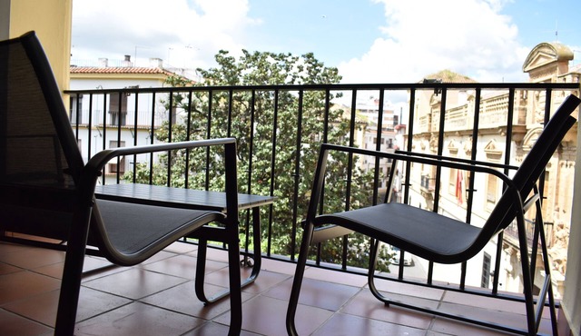 Downtown Apartment with Parking and Terrace in Córdoba