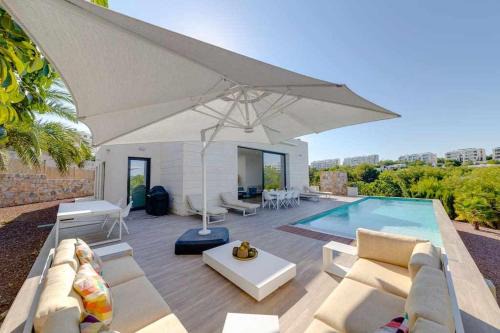 Exclusiva villa con piscina climatizada/Colinas in Orihuela Costa
