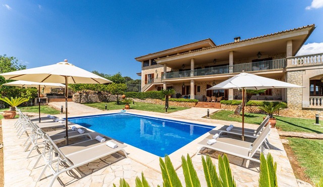 Finca with pool Son Tomasset in Majorca in Costitx