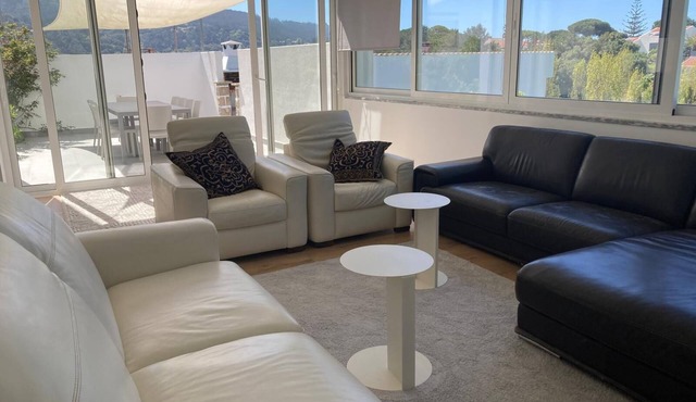 Galamares - between the mountains and the sea. Large villa completely renovated. in Sintra