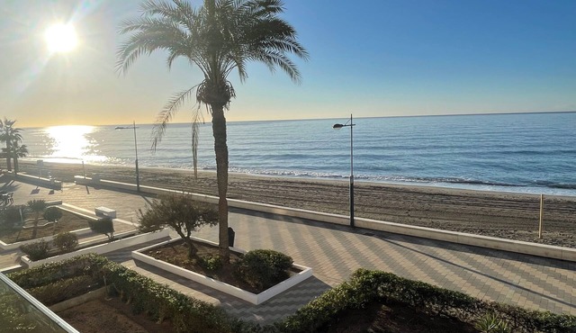 ¡genial Apartamento en 1ª Línea de Mar! in Torrox