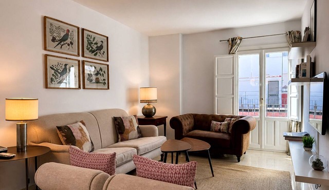 Genteel Home Iris - Two Bedroom Apartment, Sleeps 4 in Sevilla