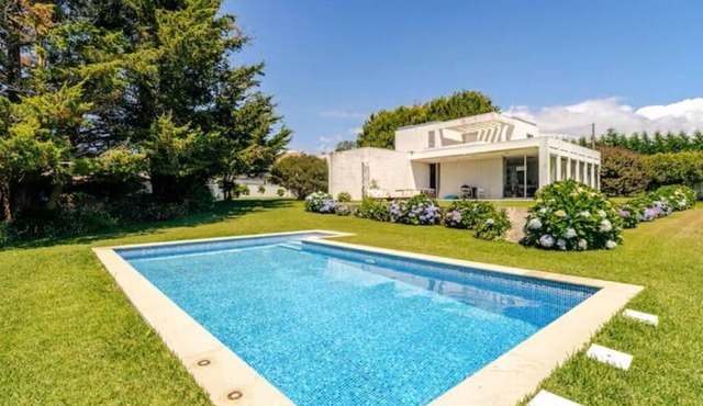 Gião house with private pool and large garden. We accept pets. in Gião