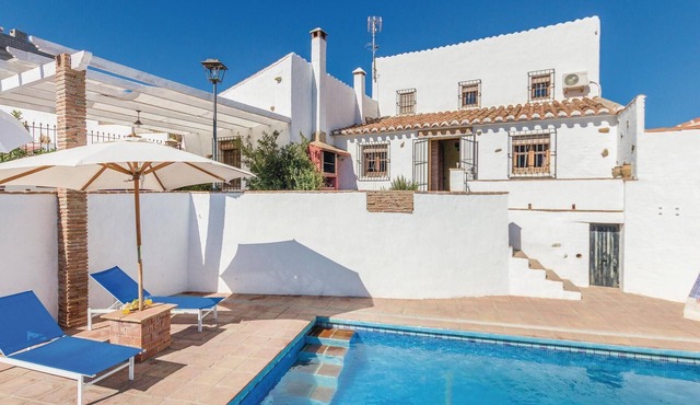 Gorgeous home in Almachar in Almachar