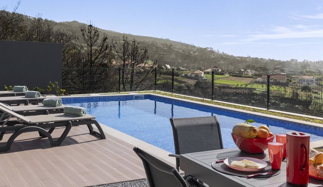 Great spacious tranquil 5-bed villa | VistaSerena in Raposeira Do Logarinho