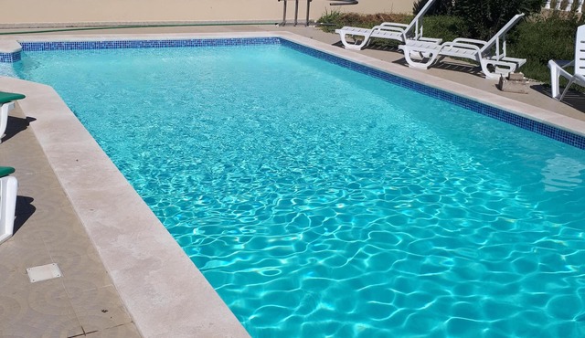 Ground floor townhouse, near tourist attractions, water parks in Armação de Pêra