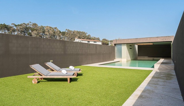 GuestReady - Luxurious Beachfront Villa Retreat in Vila Nova de Gaia