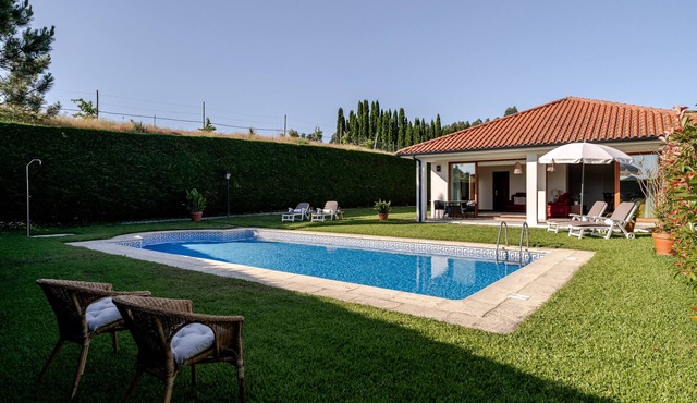Holiday Home 'Quinta Do Outeirinho - Deluxe' with Mountain View, Wi-Fi and Air Conditioning in Agilde - Celorico de Basto
