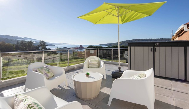 Holiday Home 'A Neida Con Vistas Al Mar' with Sea View, Private Terrace and Wi-Fi in Cee
