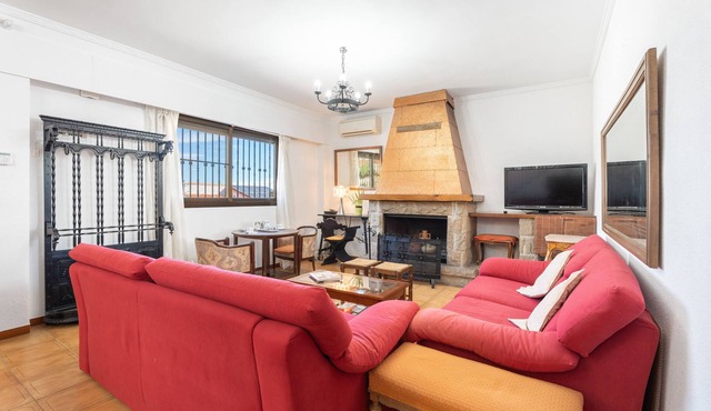 Holiday Home 'Ca La Morancica' with Mountain Views, Wi-Fi & Air Conditioning in Yátova