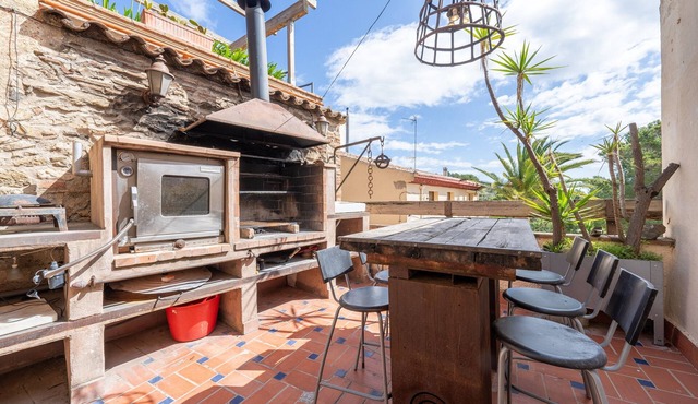 Holiday Home 'Casa Rústica Cal Mian' with Mountain View, Wi-Fi and Air Conditioning in Almoster